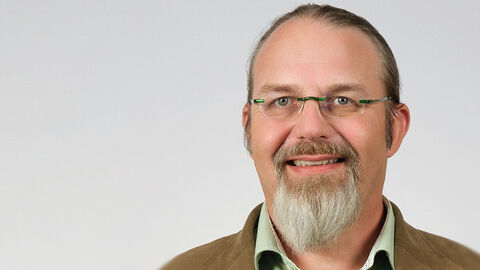 Tobias Käseberg, Teilprojektleiter Grundsteuerreform / Programmierung bei der HZD Porträtfoto Tobias Käseberg